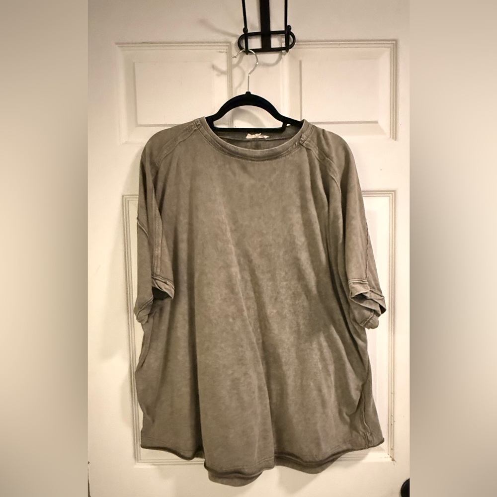 Easel Casual Gray Oversized T-Shirt